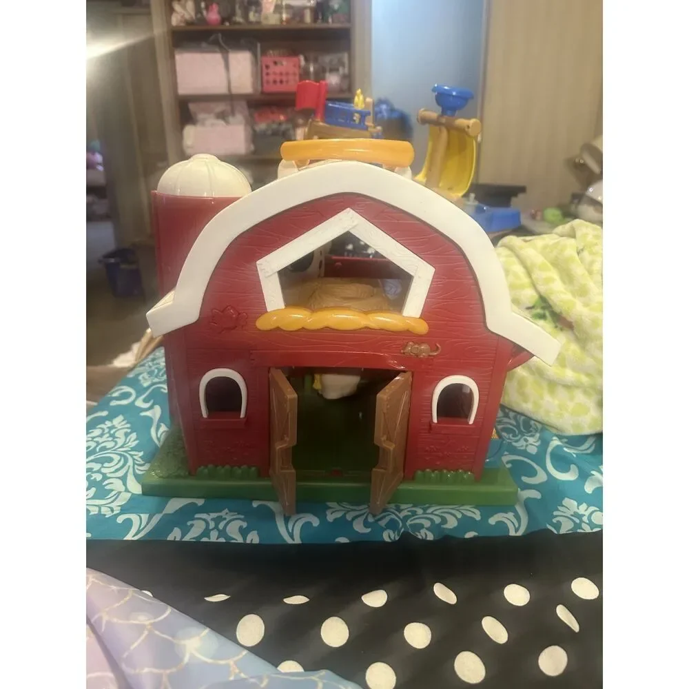 Battat Big Red Barn Animal Farm Playset with Figures – Toddler Toy